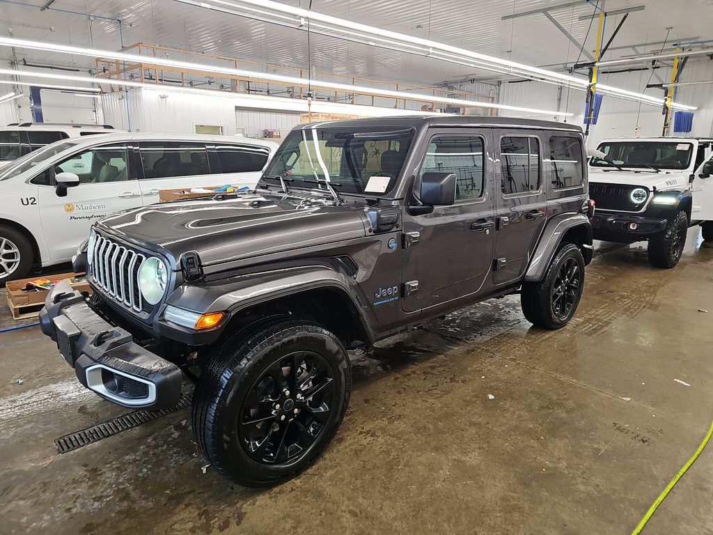 2025 Jeep Wrangler Sahara photo
