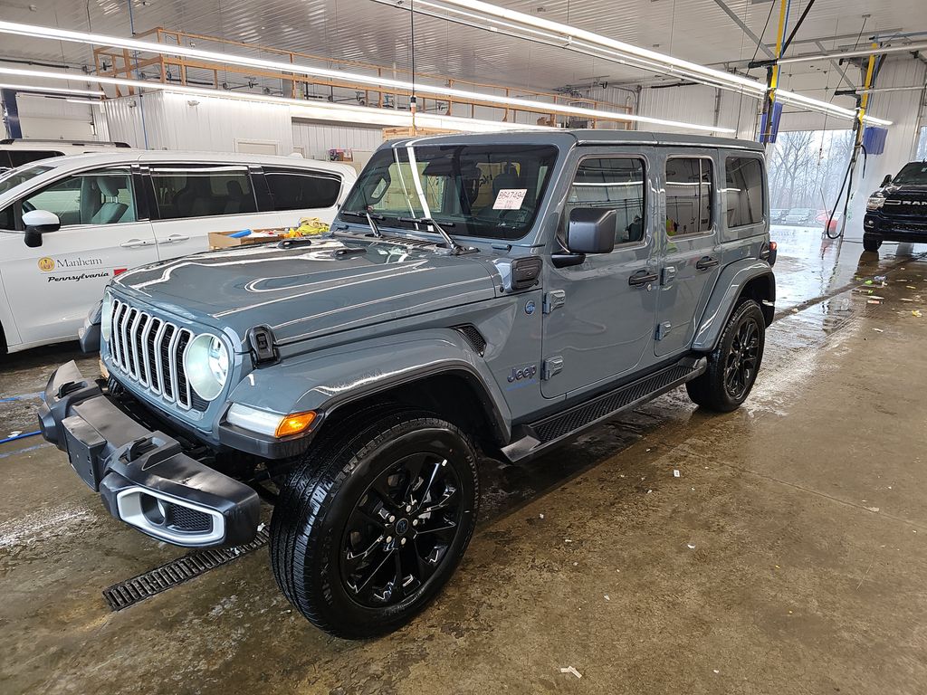 2025 Jeep Wrangler Sahara photo