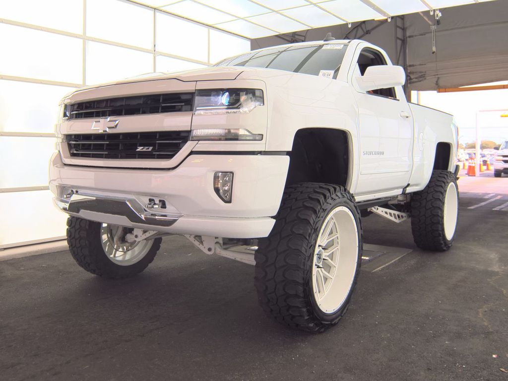 2018 Chevrolet Silverado 1500 LT photo
