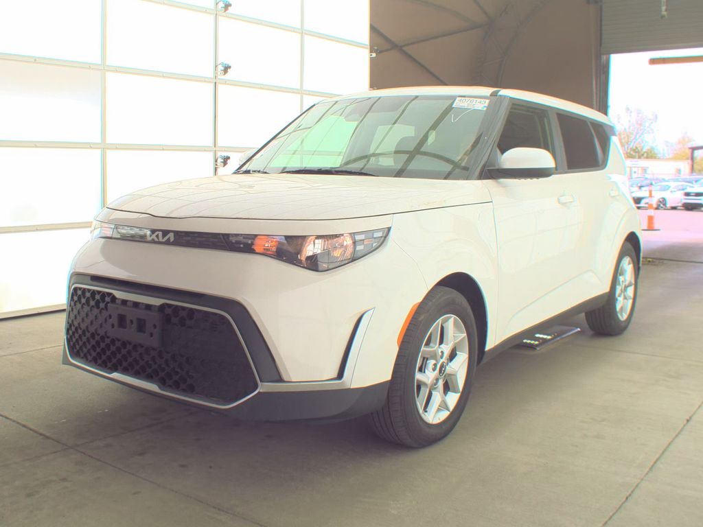 2025 Kia Soul LX photo