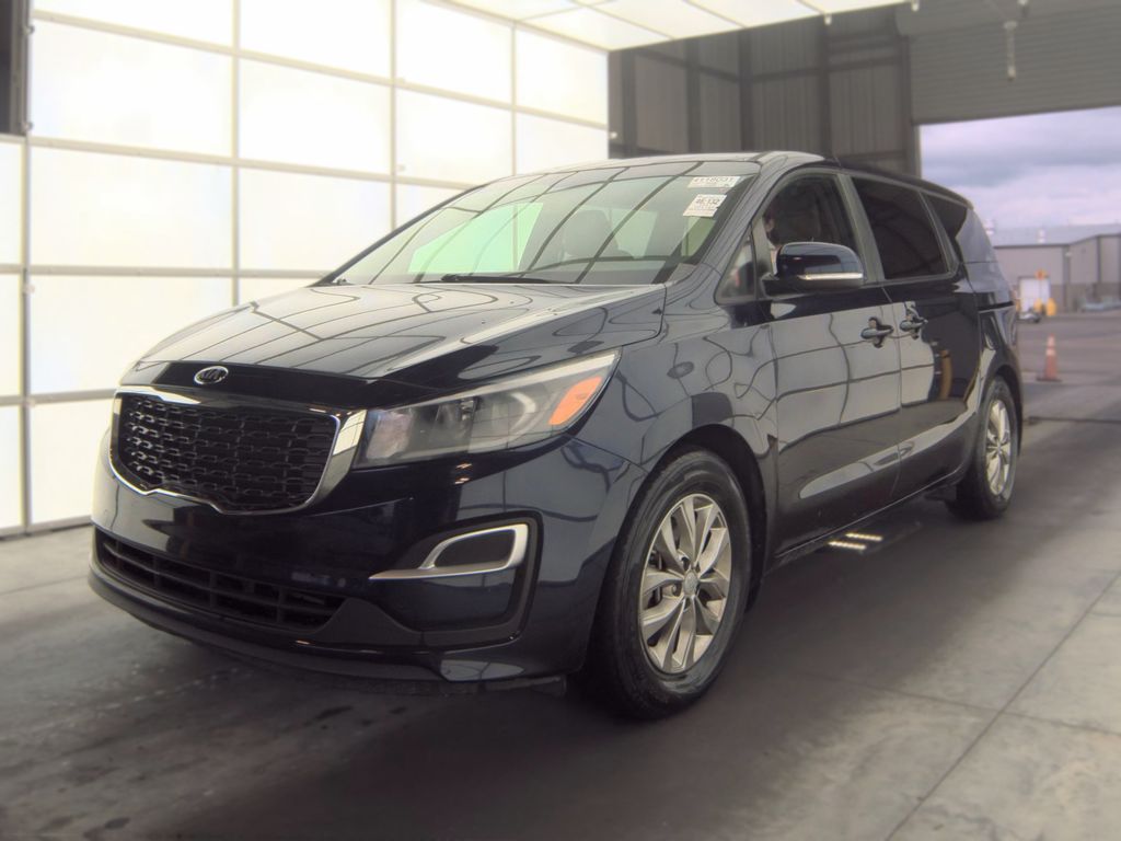 2021 Kia Sedona LX photo