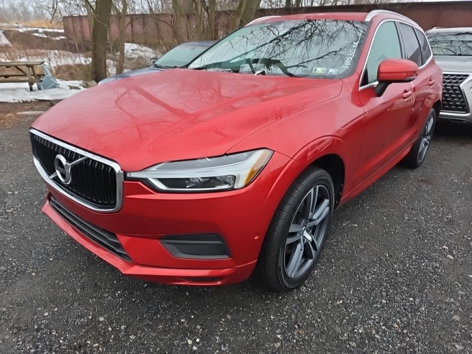 2018 Volvo XC60 Momentum photo