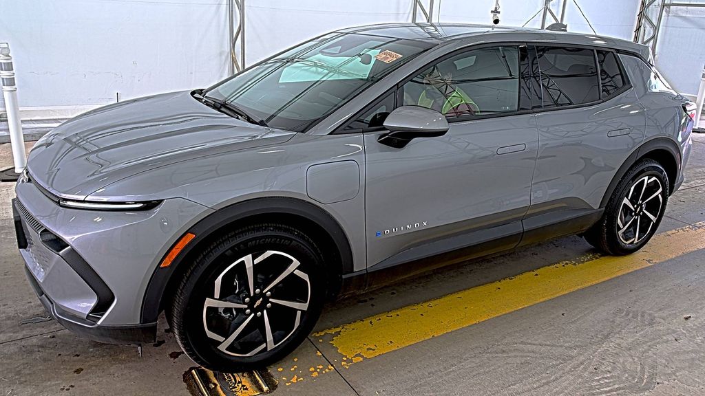 2025 Chevrolet Equinox LT photo