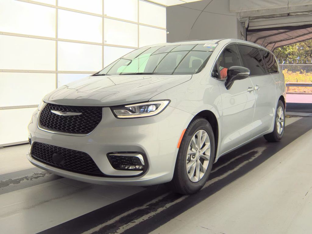 2026 Chrysler Pacifica Limited photo