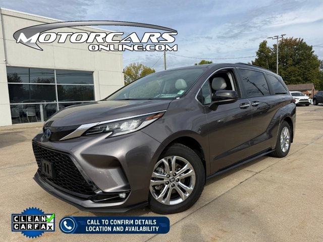 2022 Toyota Sienna XSE AWD Hybrid photo