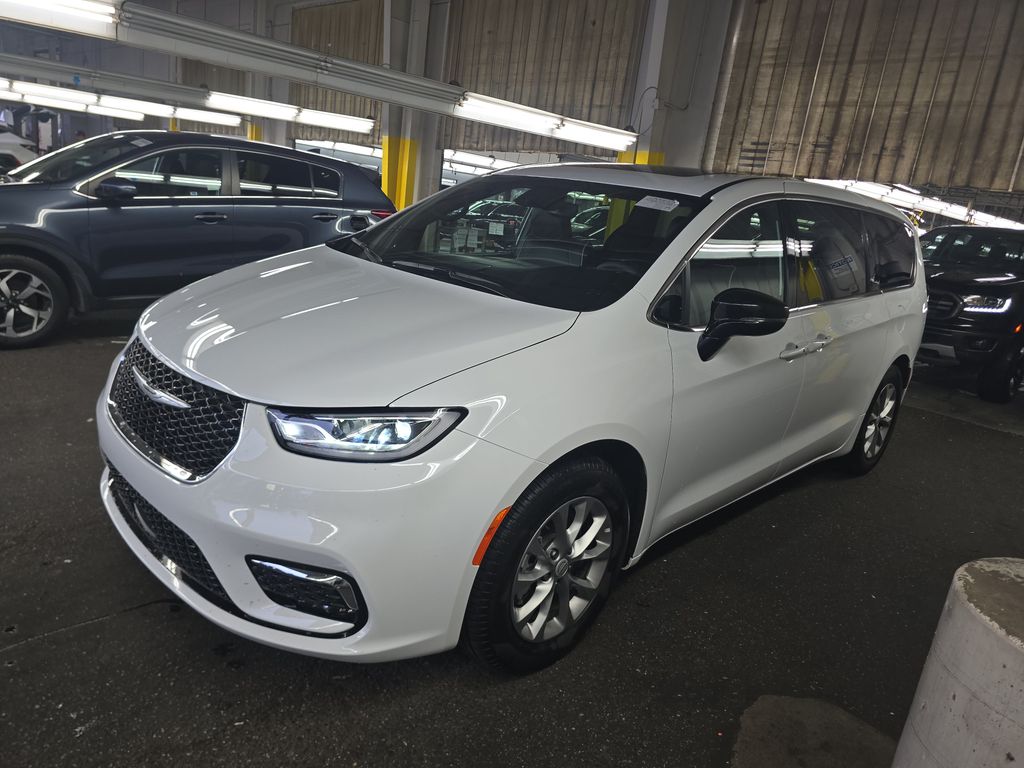 2026 Chrysler Pacifica Limited photo