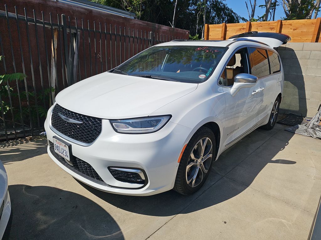 2022 Chrysler Pacifica Pinnacle photo