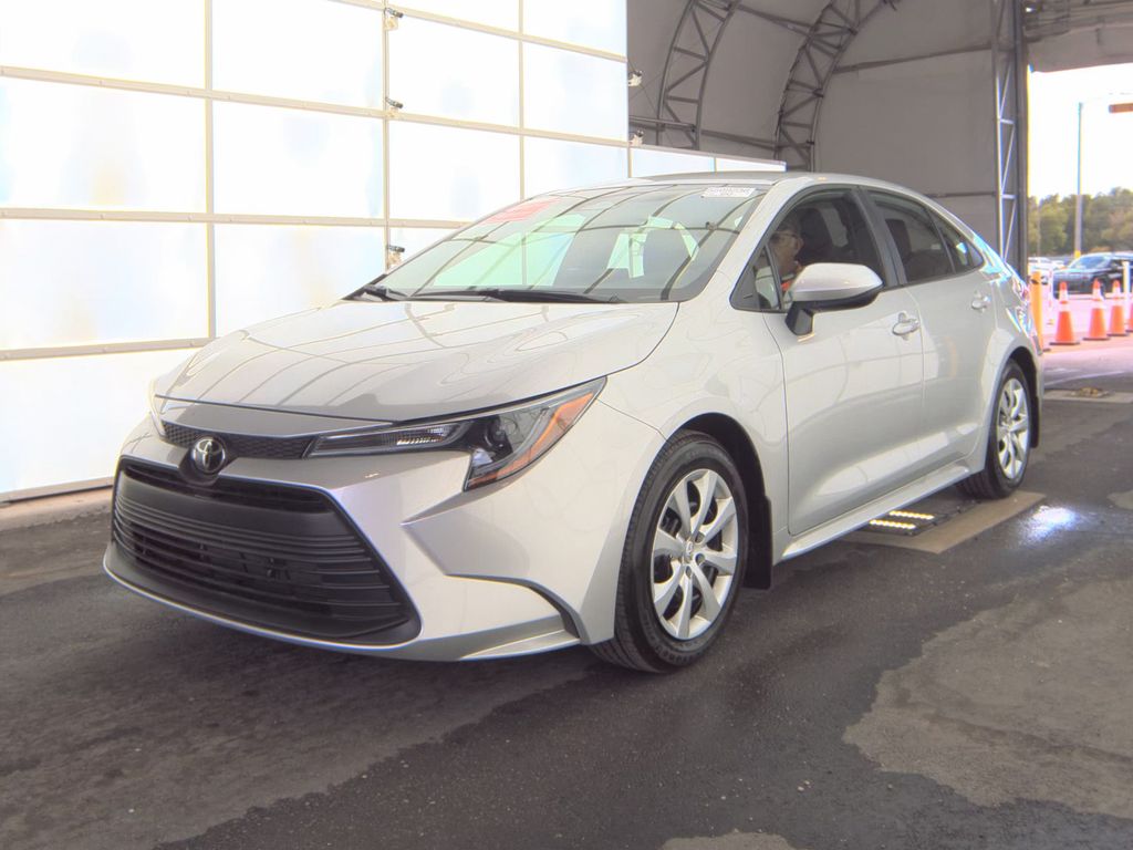 2025 Toyota Corolla LE photo