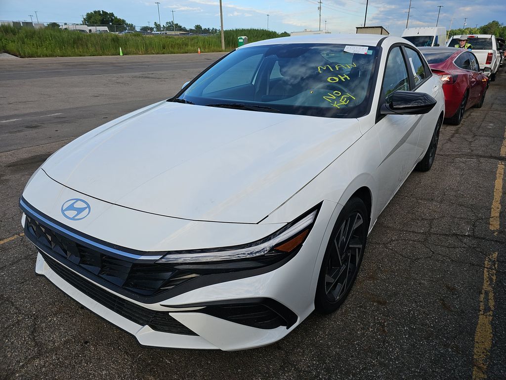 2025 Hyundai Elantra SEL Sport photo
