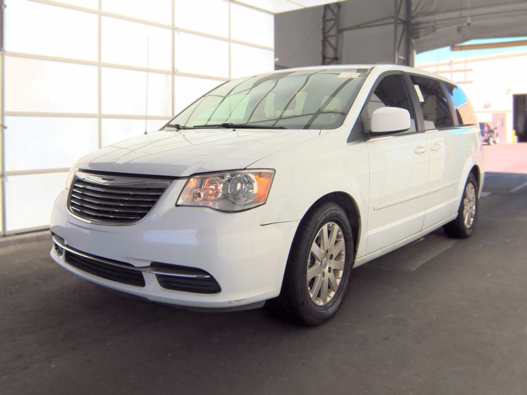 2016 Chrysler Town & Country LX photo