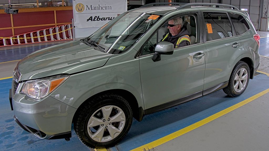 2016 Subaru Forester Limited photo