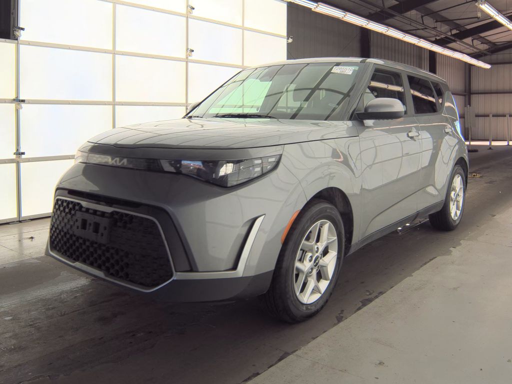 2025 Kia Soul LX photo