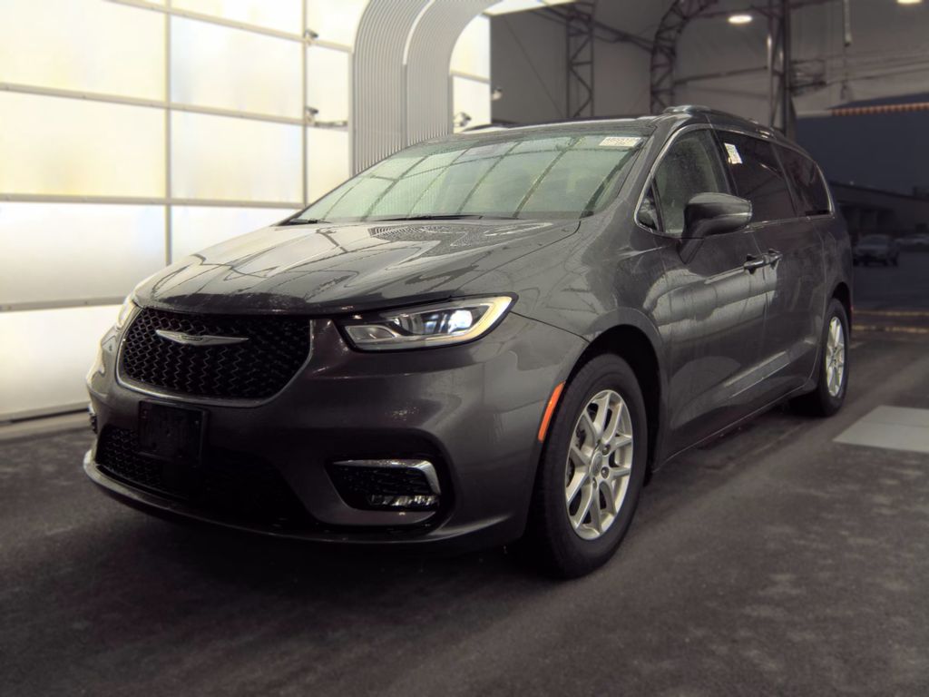 2021 Chrysler Pacifica Touring L photo