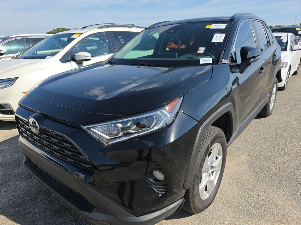 2021 Toyota RAV4 Hybrid XLE photo