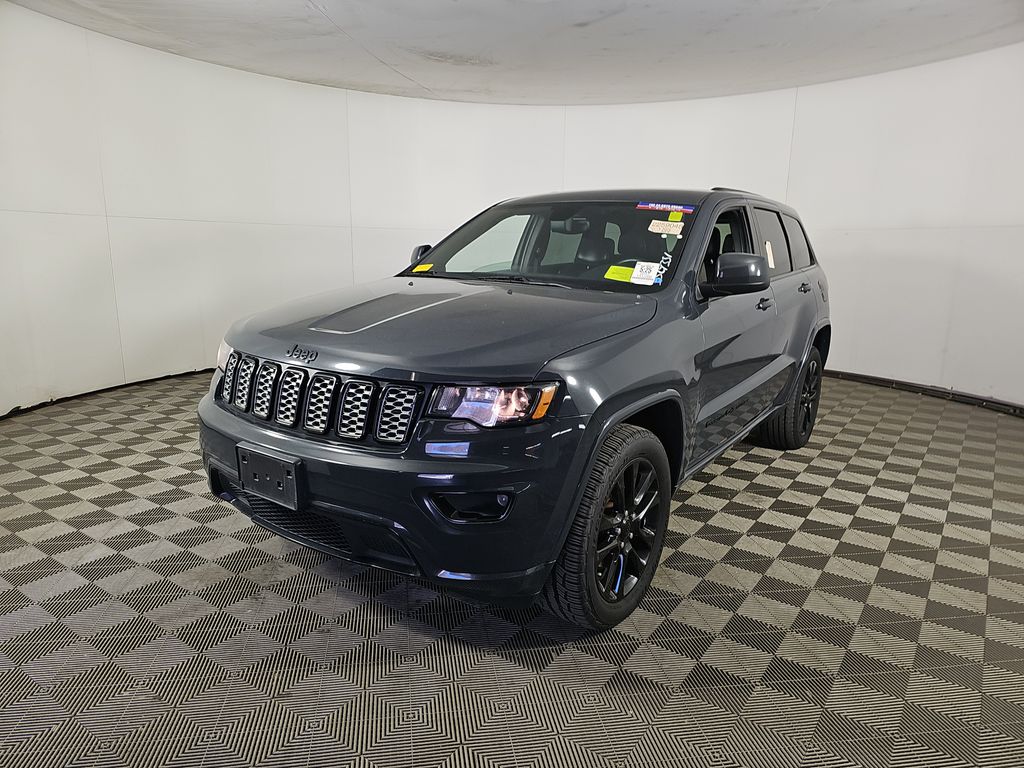 2017 Jeep Grand Cherokee Altitude photo