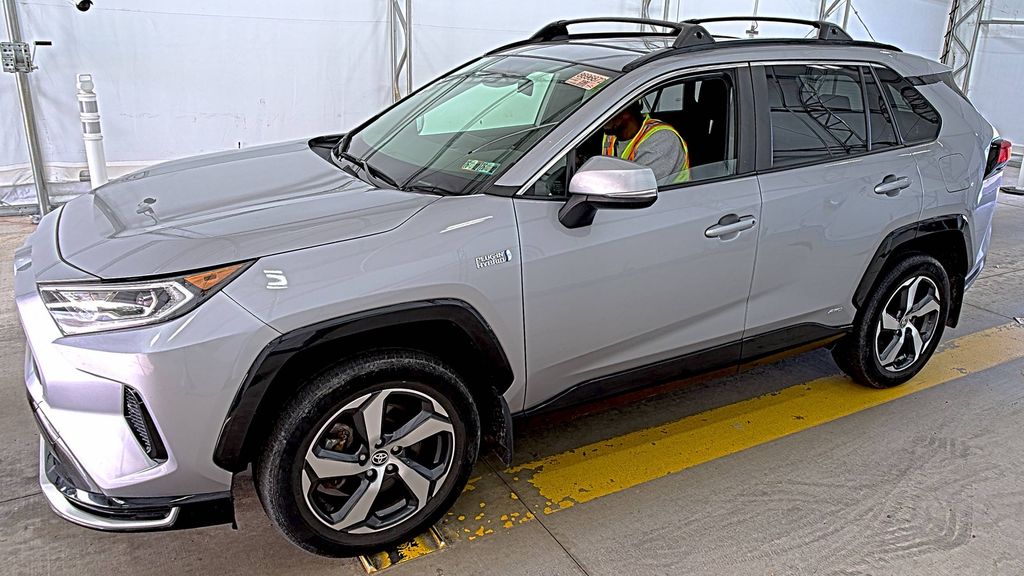 2021 Toyota RAV4 Prime SE photo