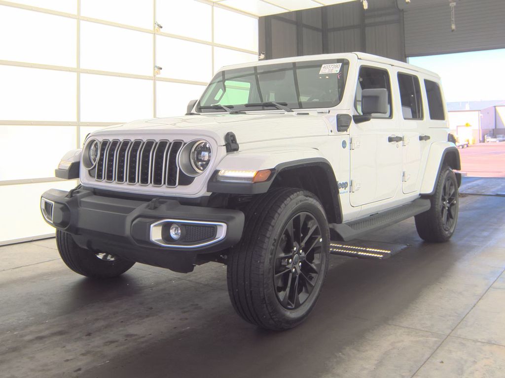 2025 Jeep Wrangler Sahara photo