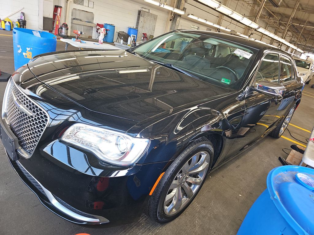 2018 Chrysler 300 Touring photo
