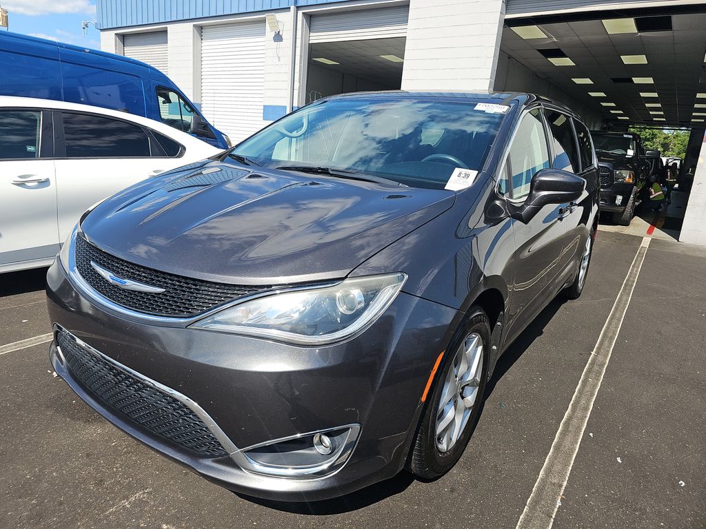 2019 Chrysler Pacifica Tourng PLS photo