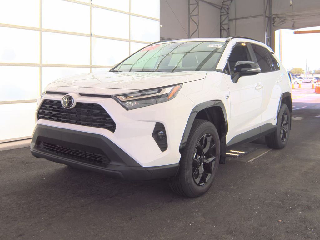 2025 Toyota RAV4 Hybrid XLE photo