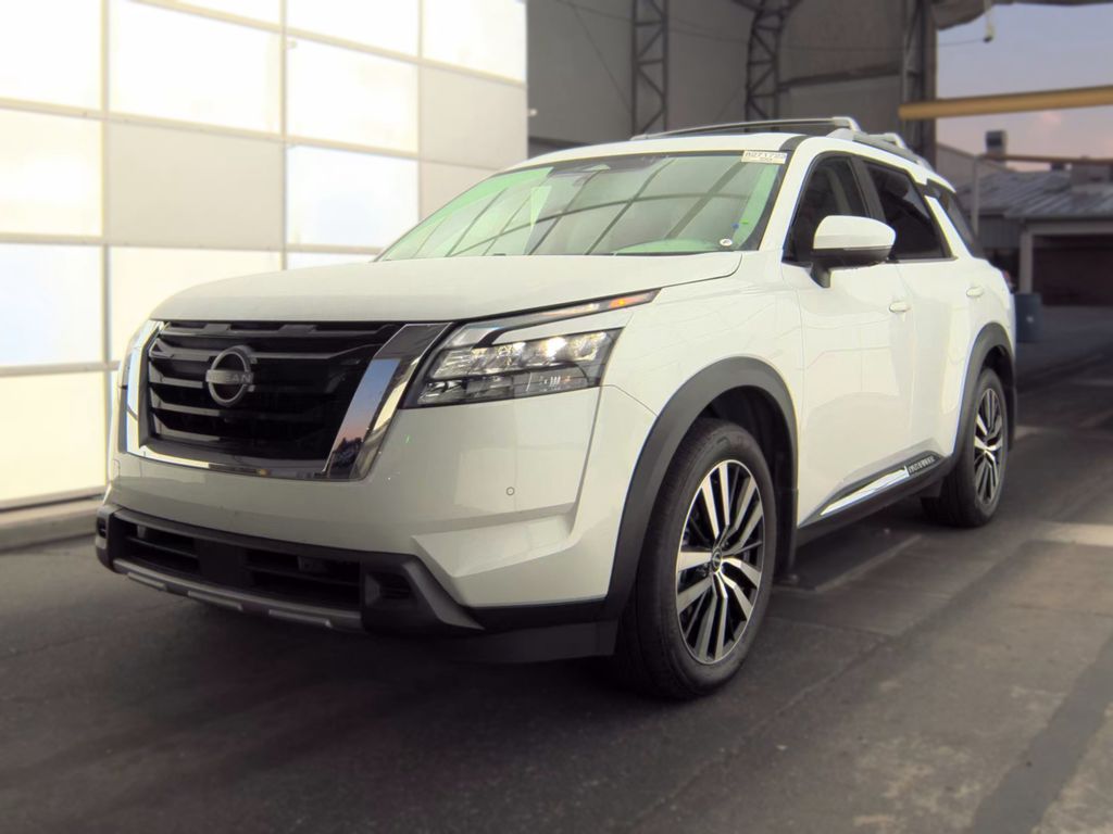 2025 Nissan Pathfinder Platinum photo