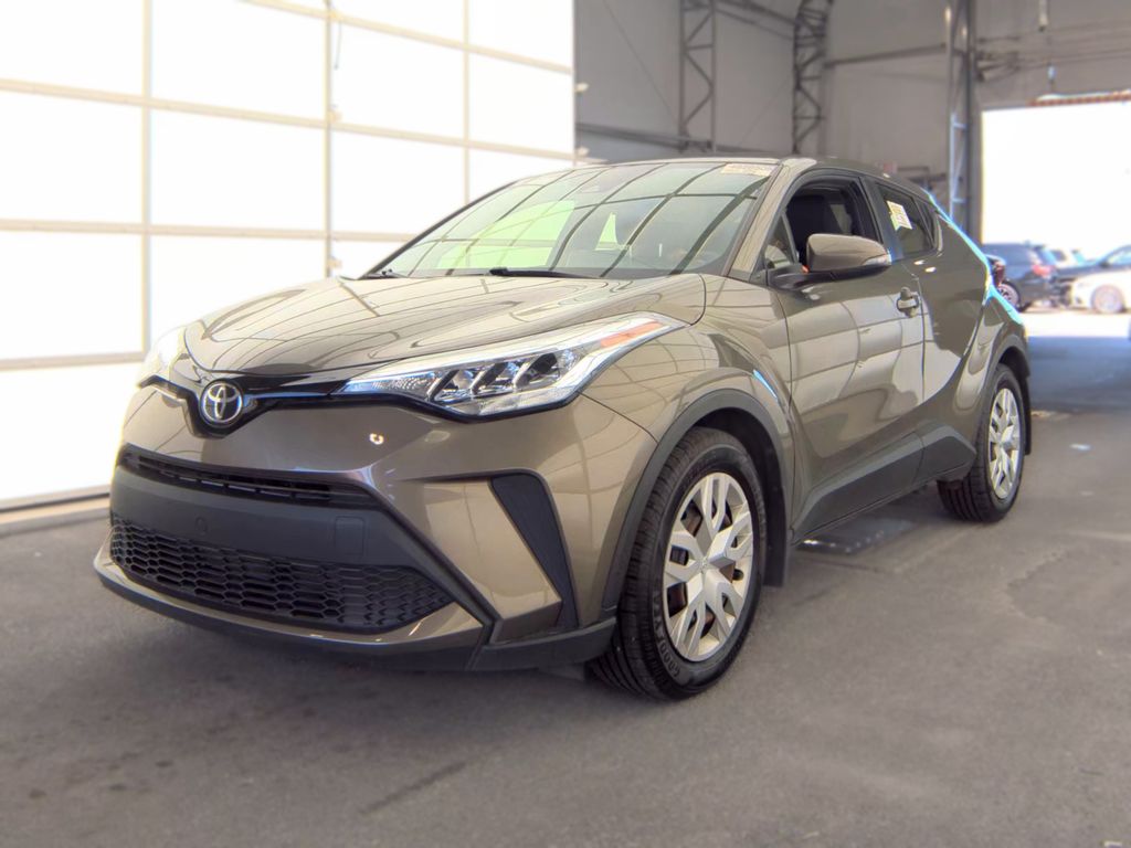 2021 Toyota C-HR LE photo