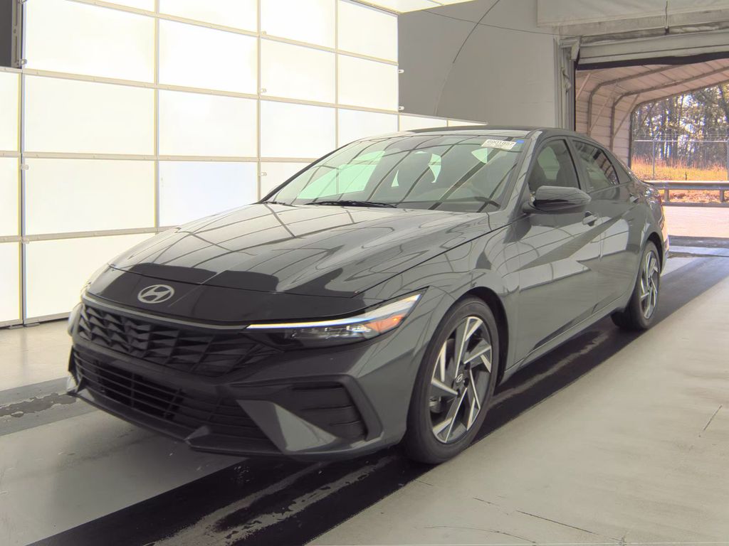 2025 Hyundai Elantra SEL Sport photo