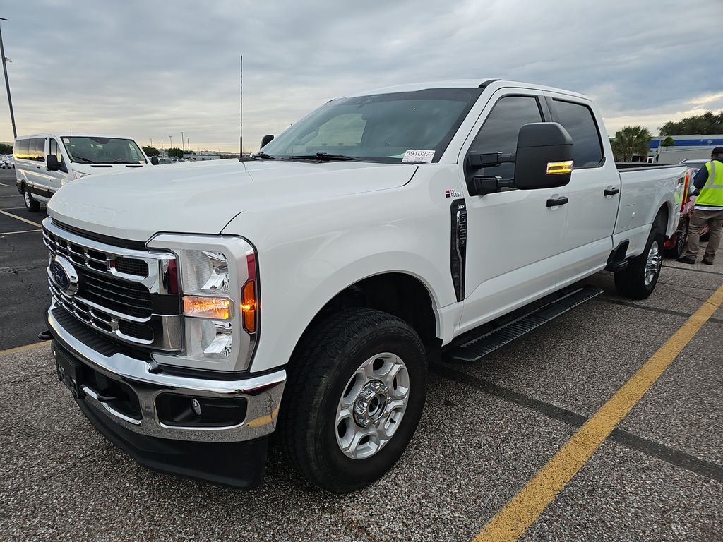 2025 Ford F-350 XLT photo