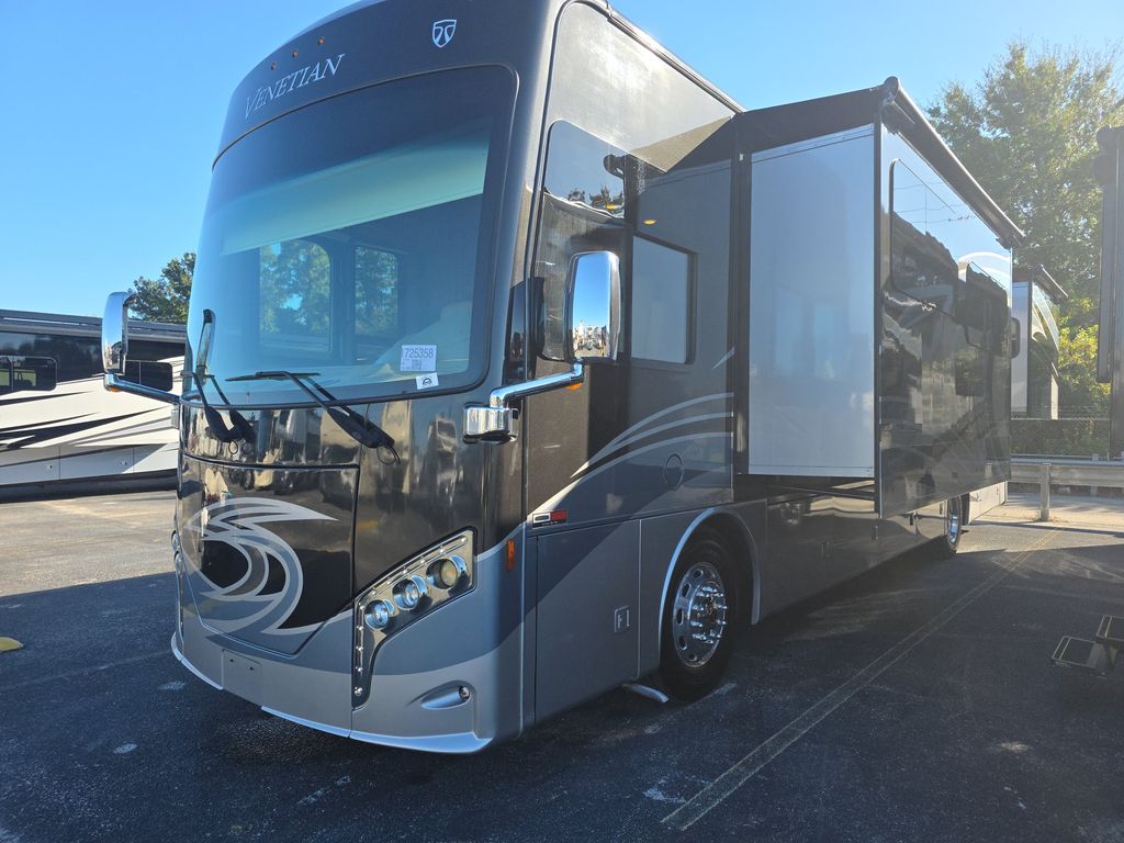 2016 Thor Venetian M37 photo