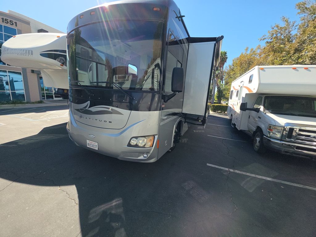 2009 Winnebago Discovery Dsicovery photo