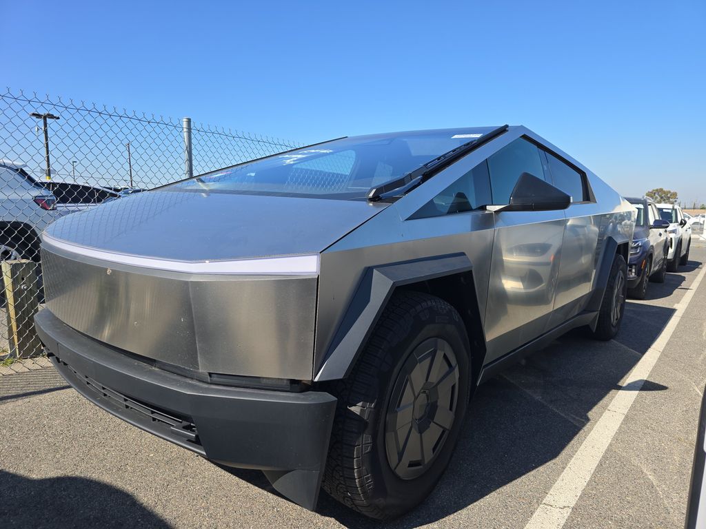 2025 Tesla Cybertruck photo
