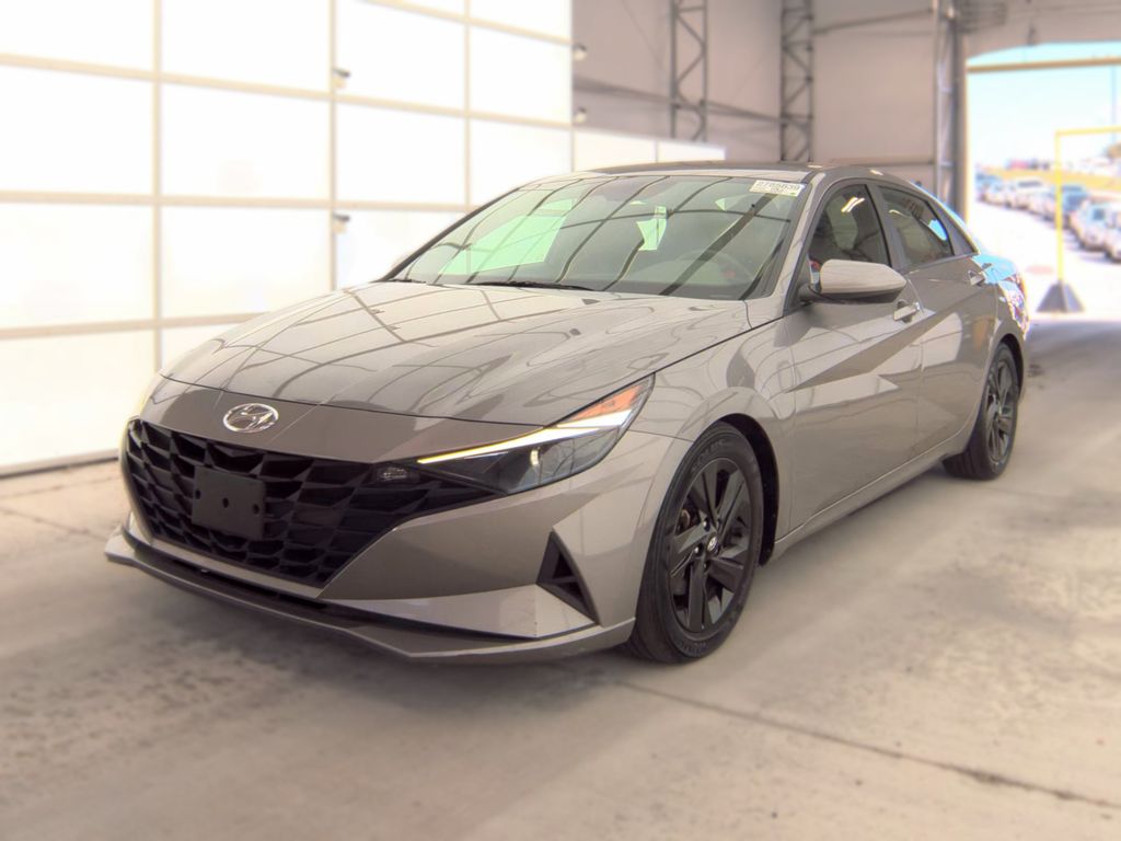 2021 Hyundai Elantra SEL photo