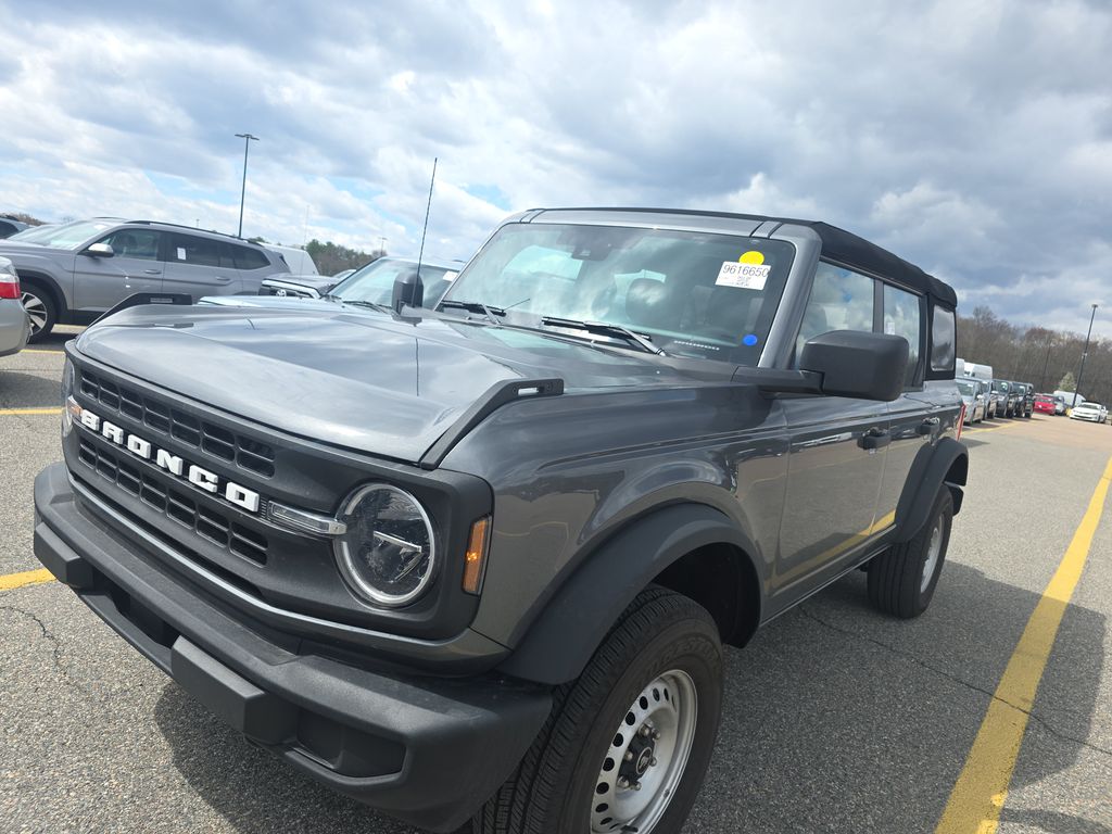 2025 Ford Bronco Base photo