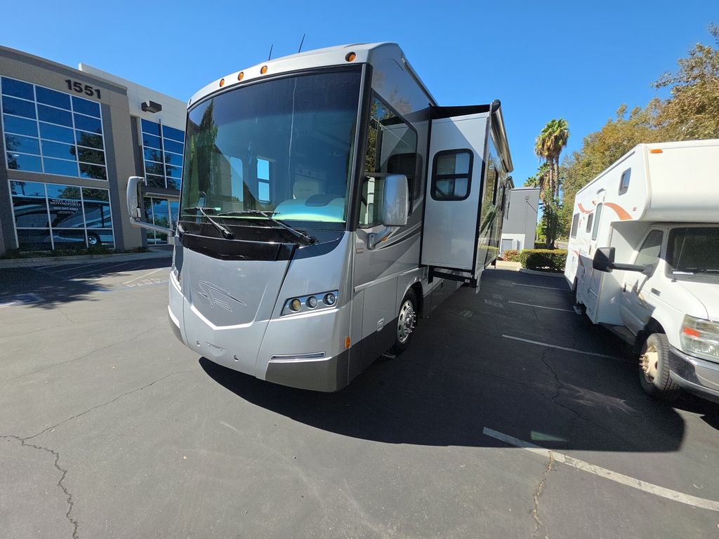 2013 Winnebago 40TD photo