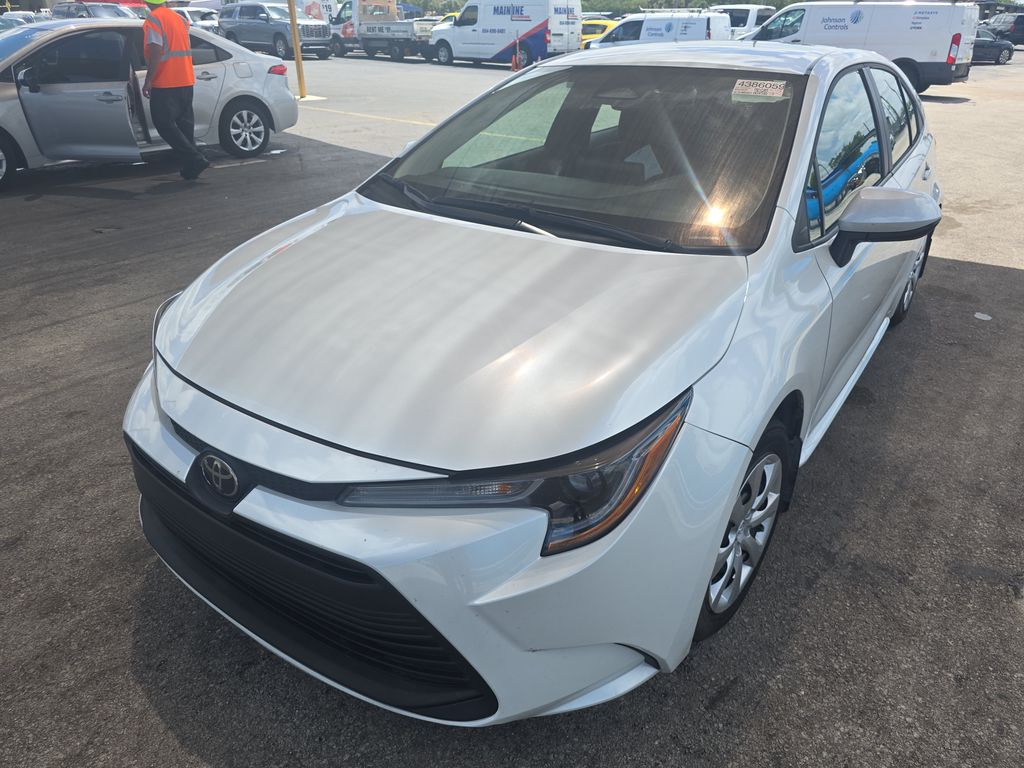 2025 Toyota Corolla LE photo