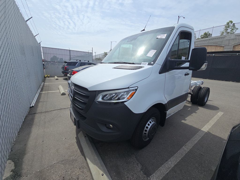 2024 Mercedes-Benz Sprinter 4500 photo
