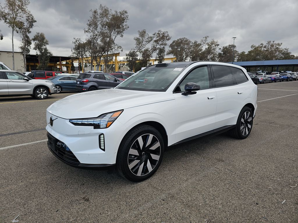 2025 Volvo EX90 Ultra photo