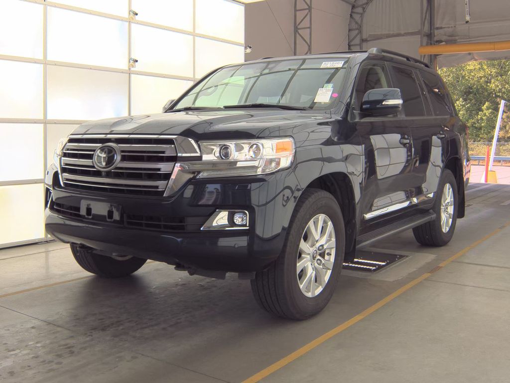 2018 Toyota Land Cruiser photo