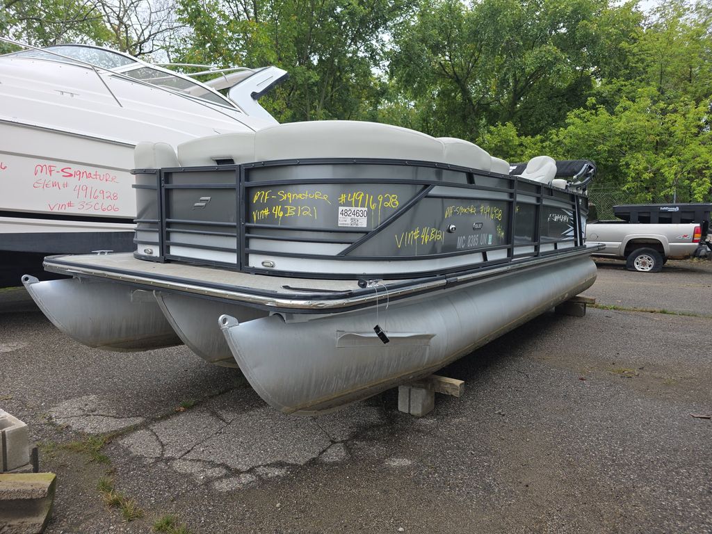 2021 Starcraft Boat photo