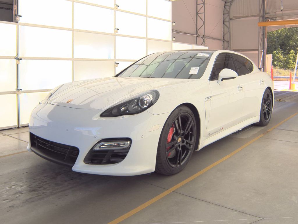 2013 Porsche Panamera GTS photo