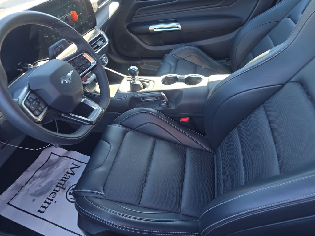 2025 Ford Mustang GT Premium photo
