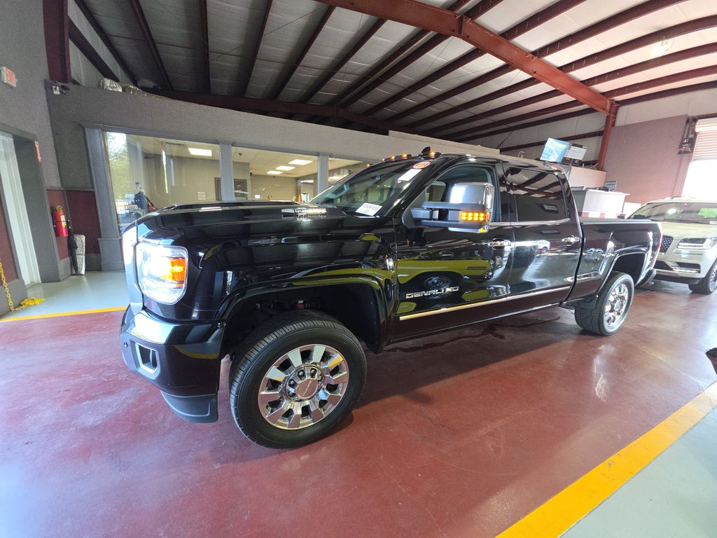2018 GMC Sierra 2500HD Denali photo