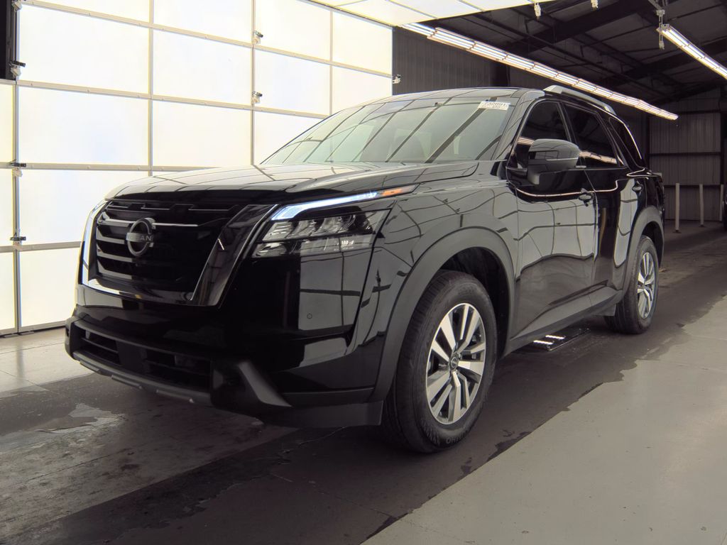 2025 Nissan Pathfinder SL photo