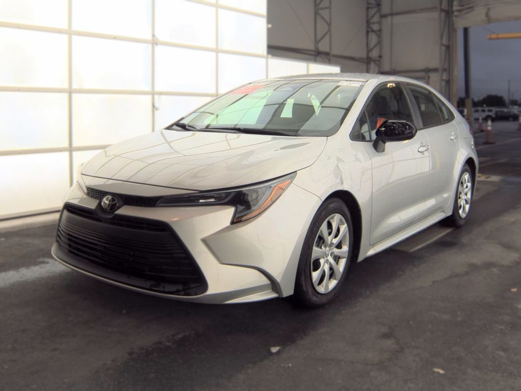 2025 Toyota Corolla LE photo