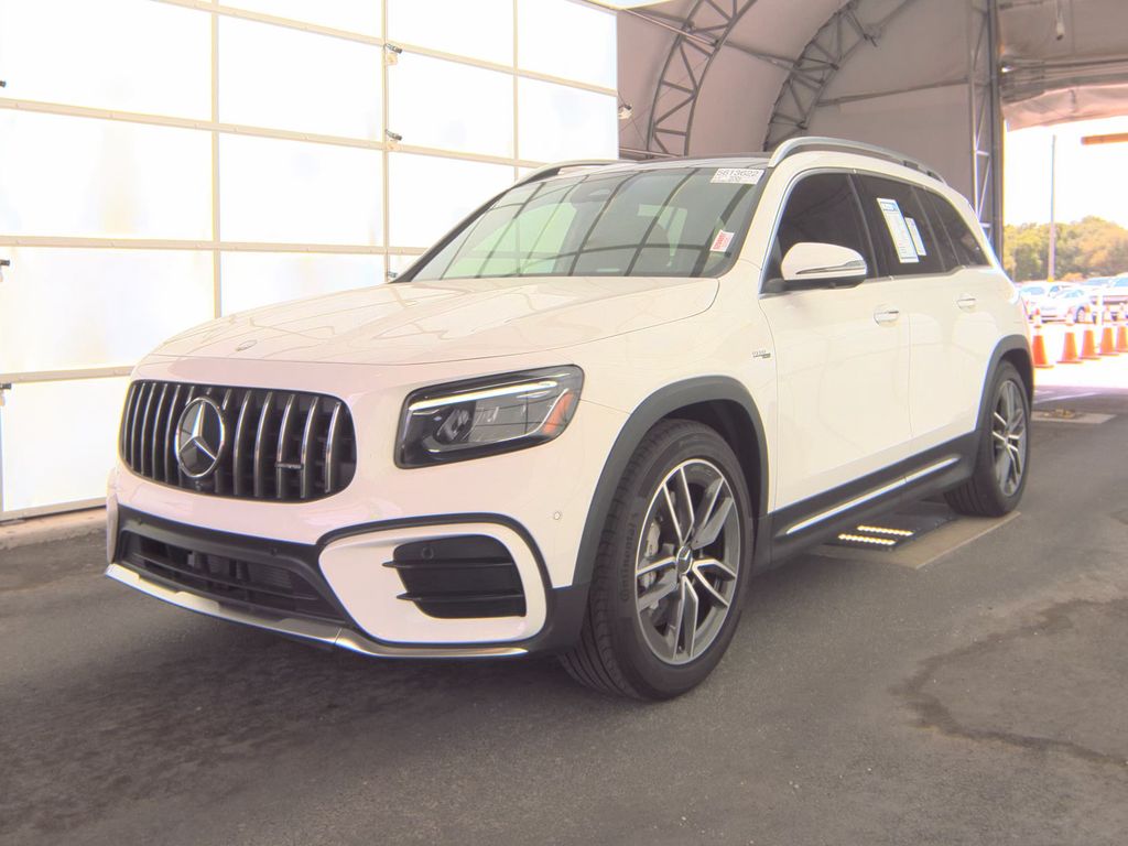 2025 Mercedes-Benz GLB AMG GLB 35 photo