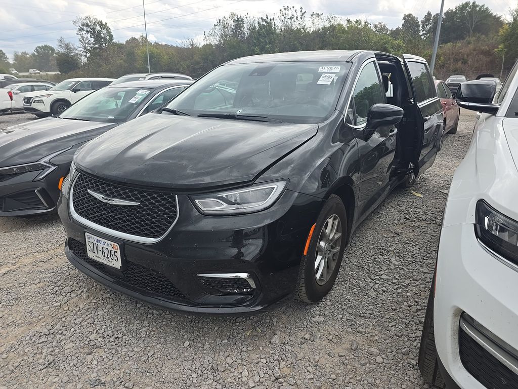 2026 Chrysler Pacifica Select photo