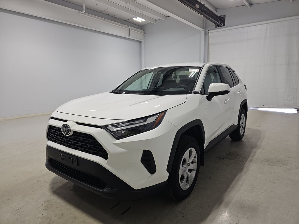 2025 Toyota RAV4 LE photo