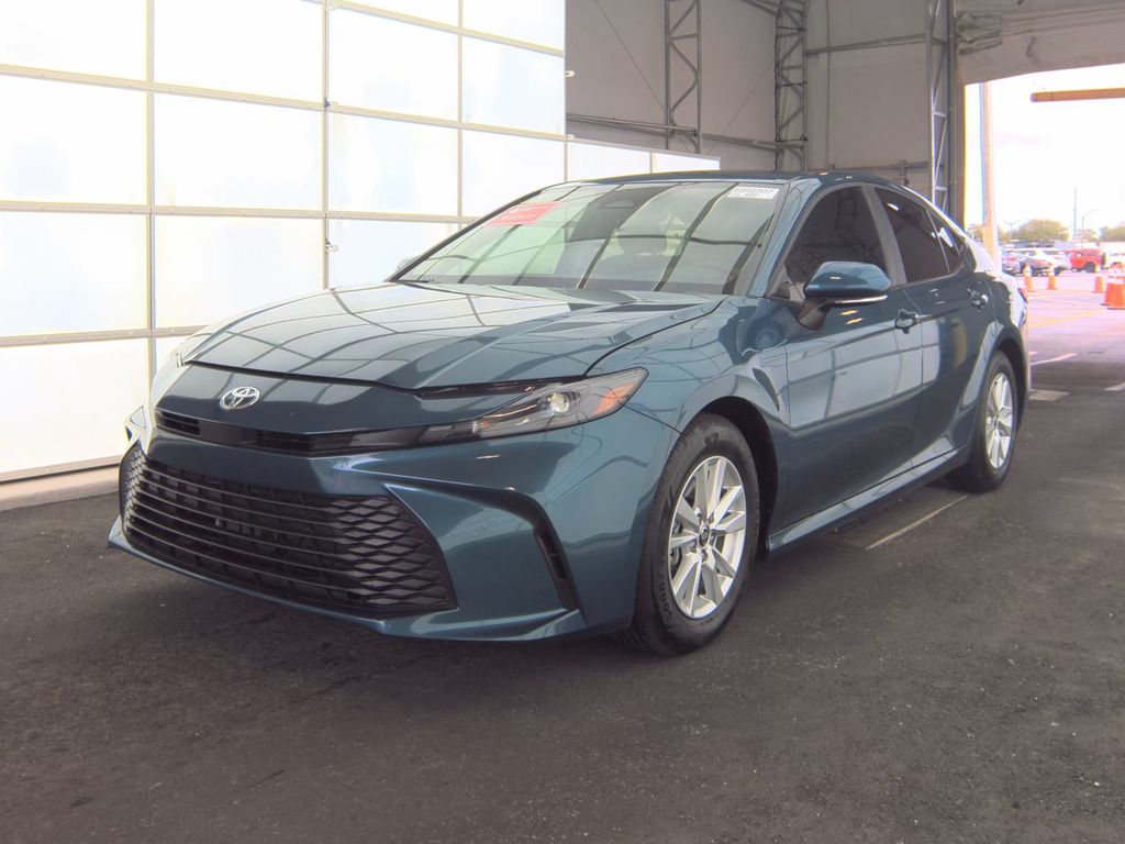 2025 Toyota Camry LE photo