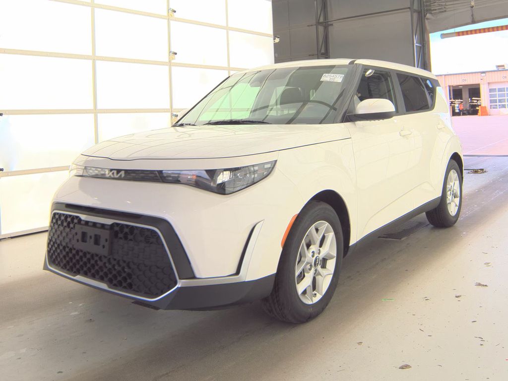 2025 Kia Soul LX photo
