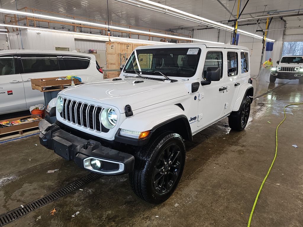 2025 Jeep Wrangler Sahara photo